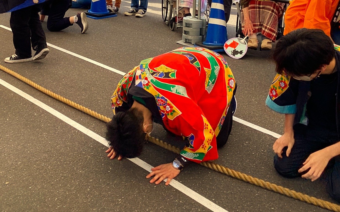 力を合わせて綱引き大会へ! | 最新情報 | 香川県高松市の養護老人ホーム、デイサービス、グループホームなら社会福祉法人さぬき